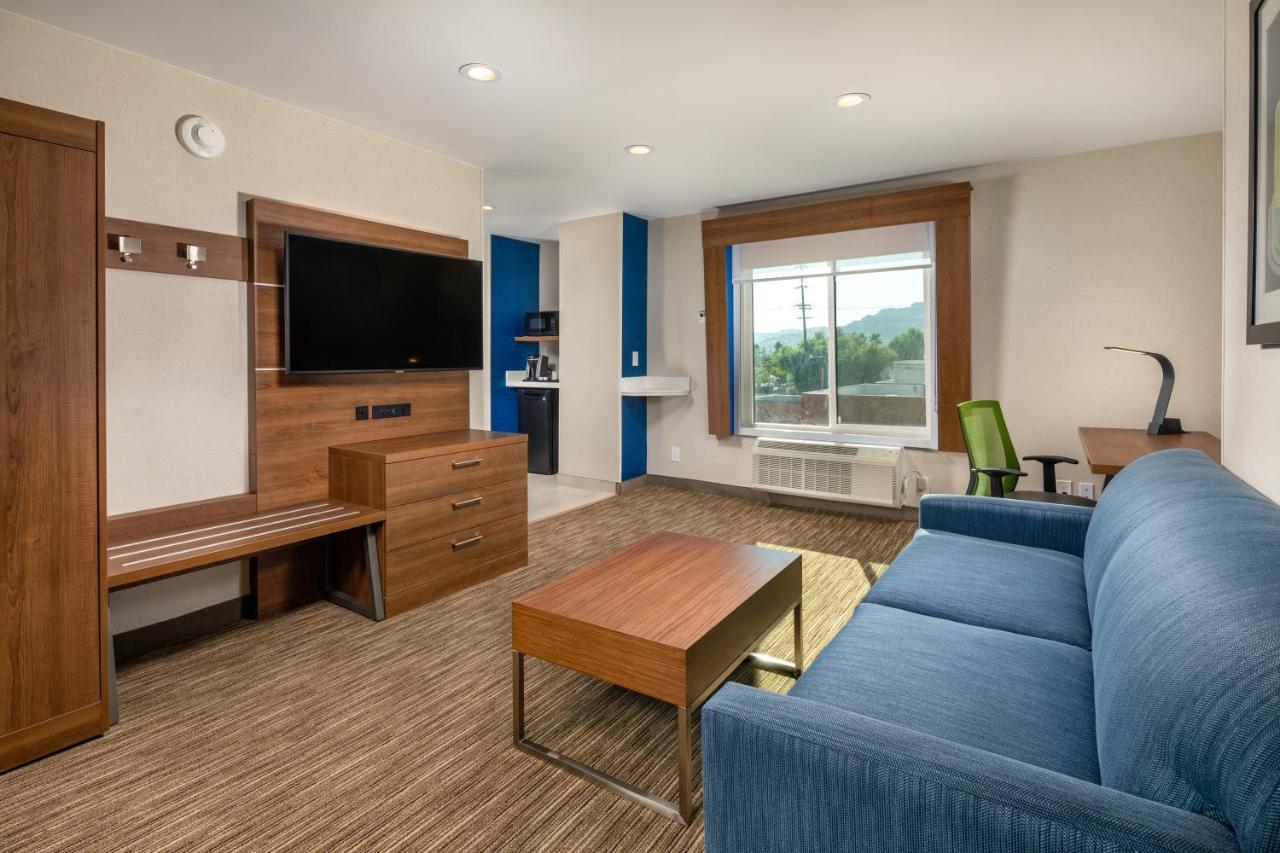 Holiday Inn Express & Suites Chatsworth By Ihg Los Angeles Exterior foto