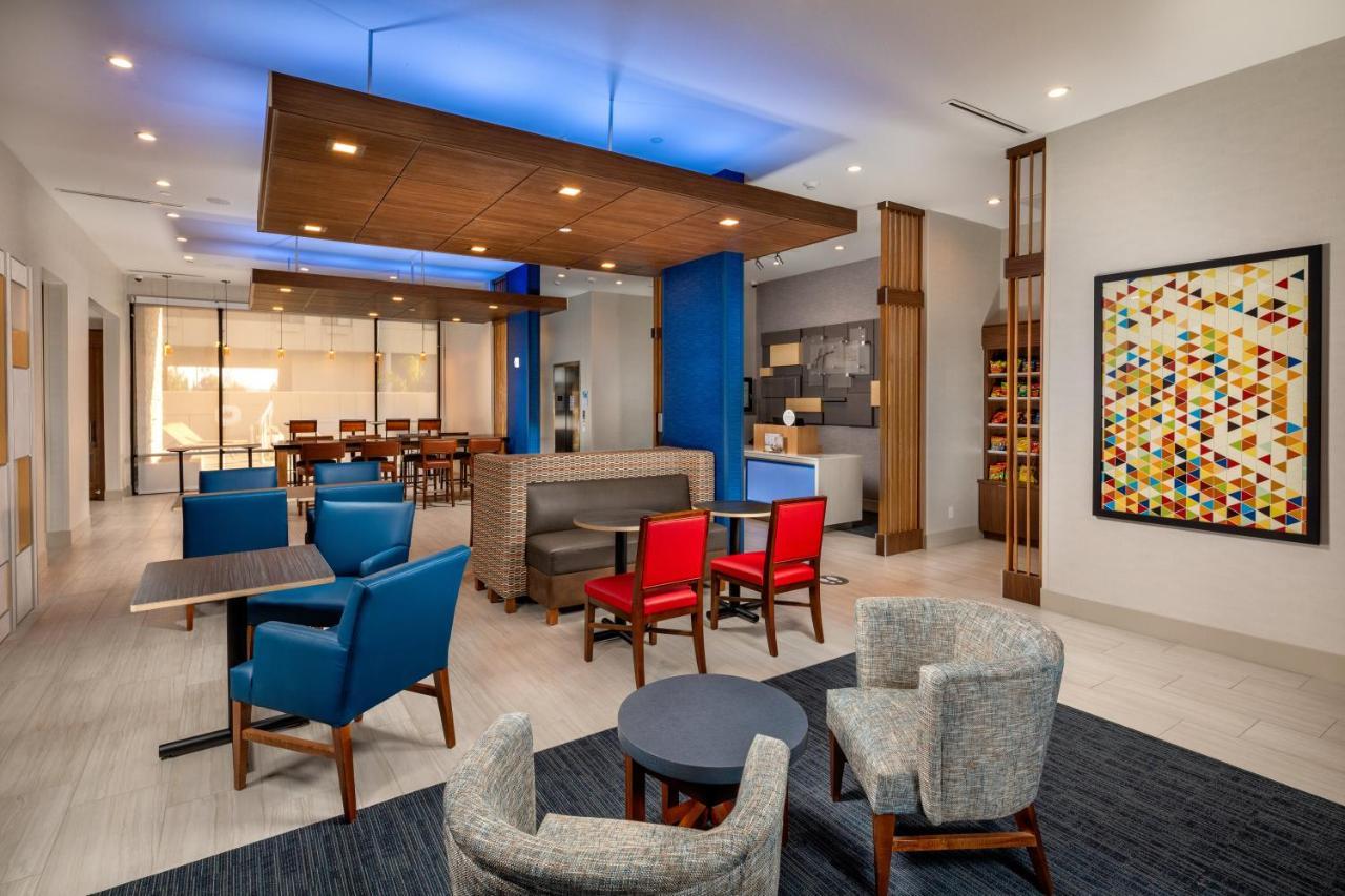Holiday Inn Express & Suites Chatsworth By Ihg Los Angeles Exterior foto