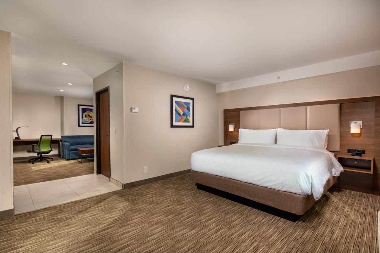 Holiday Inn Express & Suites Chatsworth By Ihg Los Angeles Exterior foto