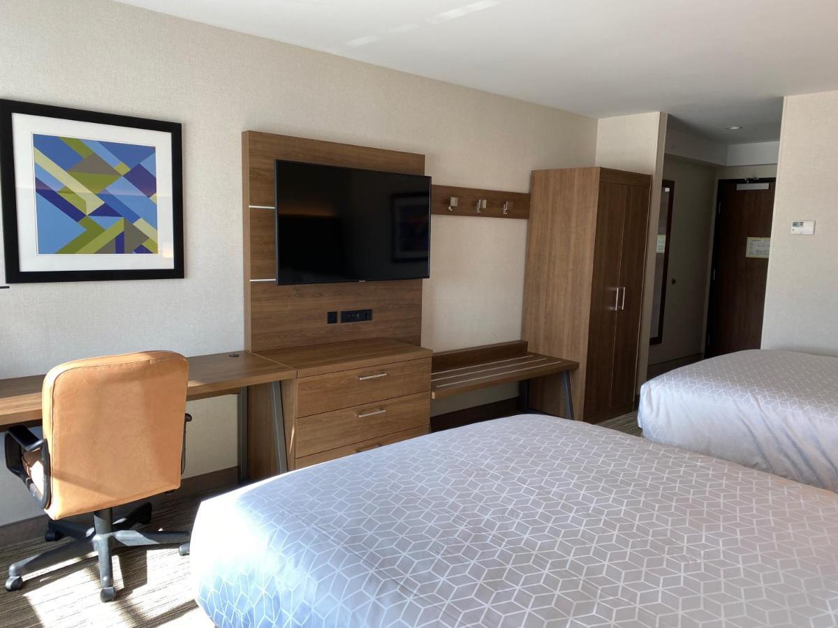 Holiday Inn Express & Suites Chatsworth By Ihg Los Angeles Exterior foto