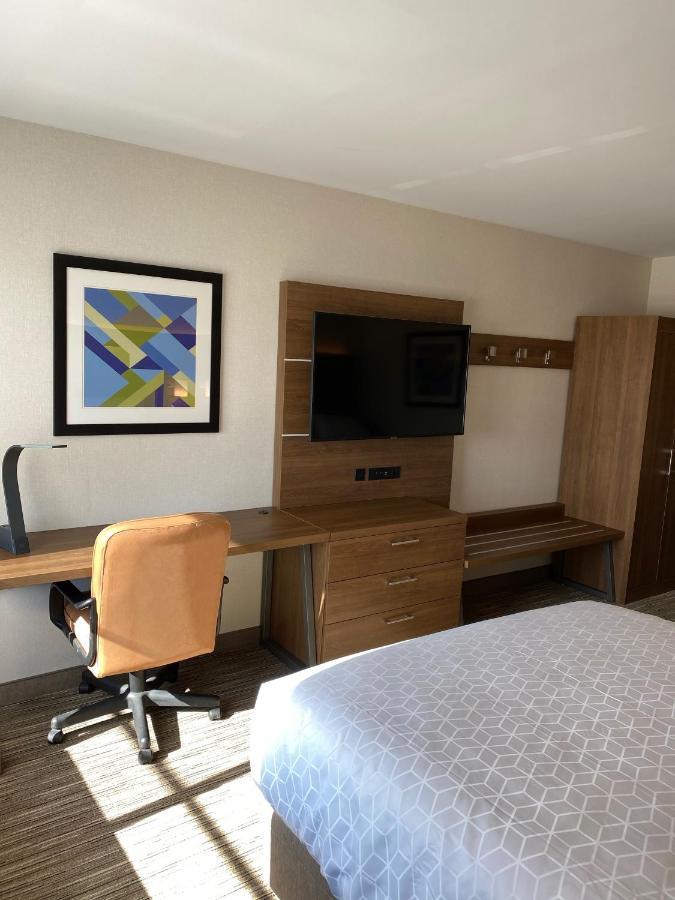 Holiday Inn Express & Suites Chatsworth By Ihg Los Angeles Exterior foto